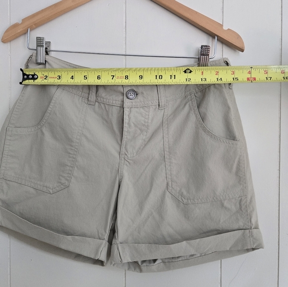 The North Face Women's Beige Cargo Shorts-Size 4 - Picture 4 of 8